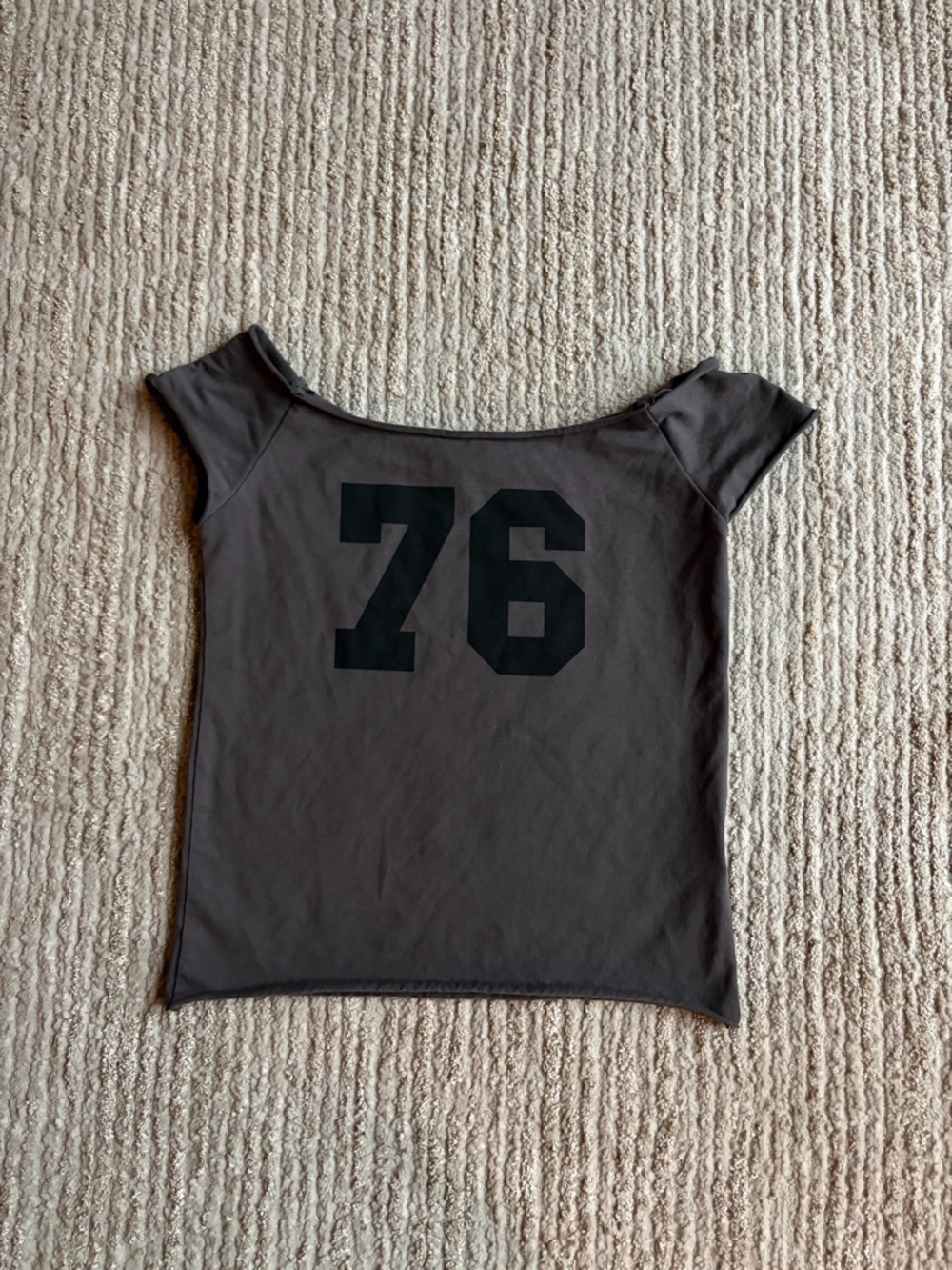 EDIKTED Women's Gray Scoop Neck Tee with '76' Graphic